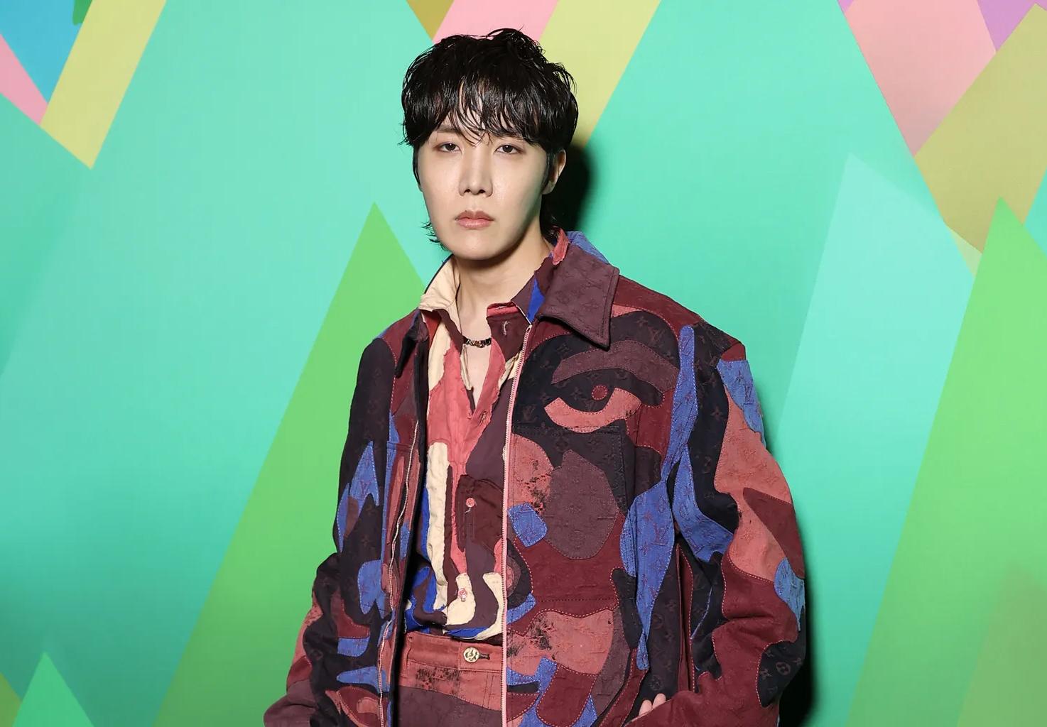 루이 비통 2025 FW 컬렉션에 깜짝 등장한 제이홉의 신곡